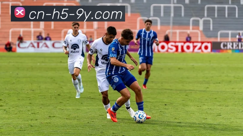 从少年天才到绿茵传奇的足球运动员成长之路全景解析魅力故事篇章